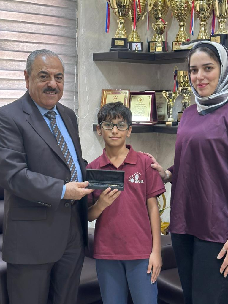  مسابقة الإبداع في اللغة الإنجليزية (المقالة) 